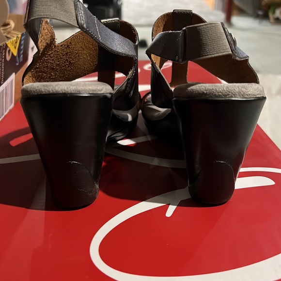 Life Stride silver sandals - Picture 2 of 6